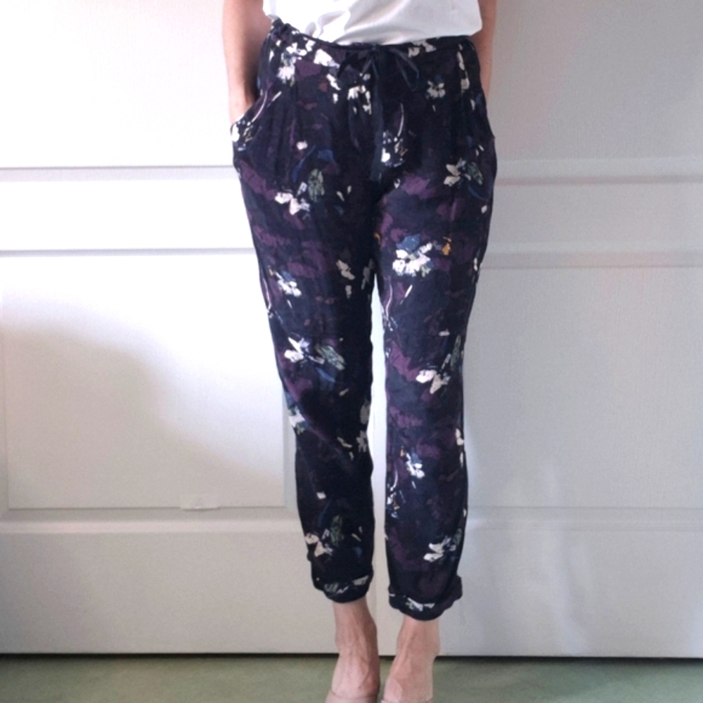 Wilfred Dressy Jogger Pants with Floral Pattern | Size S